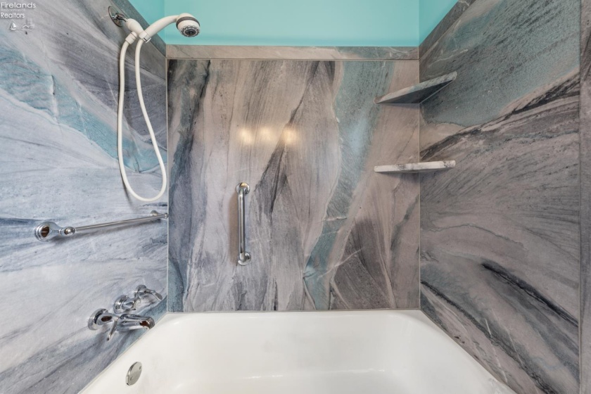 271 Willow Dale Road, Marblehead, 43440, 2 Bedrooms Bedrooms, ,1 BathroomBathrooms,Residential,For Sale,Willow Dale,20260999