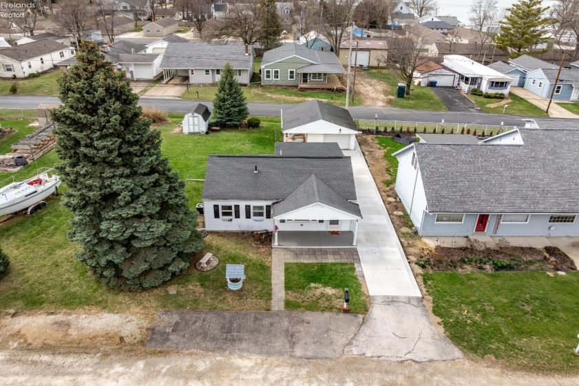 271 Willow Dale Road, Marblehead, 43440, 2 Bedrooms Bedrooms, ,1 BathroomBathrooms,Residential,For Sale,Willow Dale,20260999