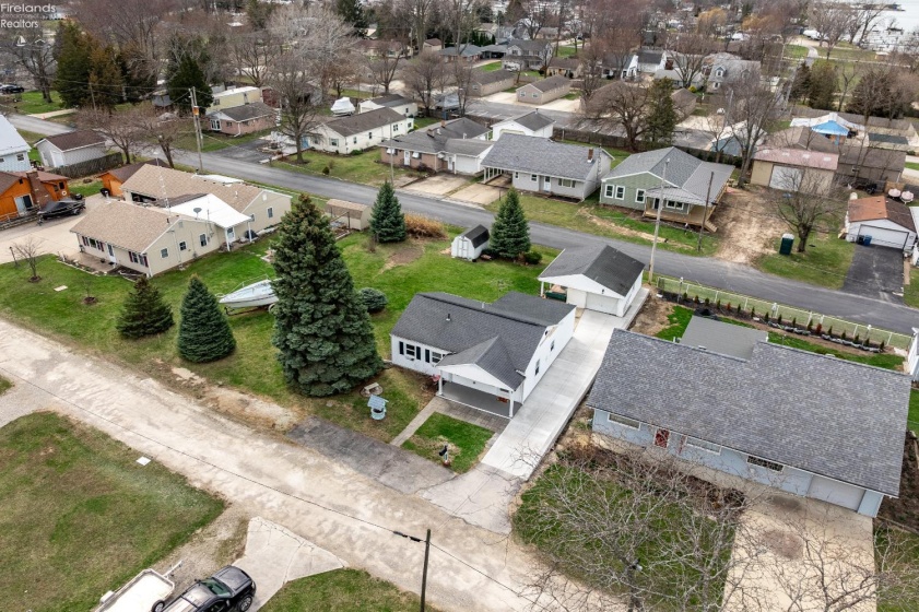 271 Willow Dale Road, Marblehead, 43440, 2 Bedrooms Bedrooms, ,1 BathroomBathrooms,Residential,For Sale,Willow Dale,20260999