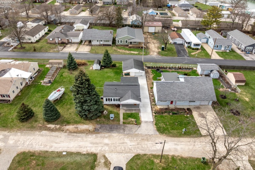 271 Willow Dale Road, Marblehead, 43440, 2 Bedrooms Bedrooms, ,1 BathroomBathrooms,Residential,For Sale,Willow Dale,20260999