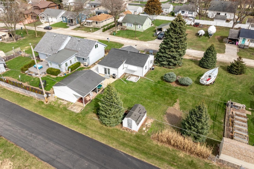 271 Willow Dale Road, Marblehead, 43440, 2 Bedrooms Bedrooms, ,1 BathroomBathrooms,Residential,For Sale,Willow Dale,20260999