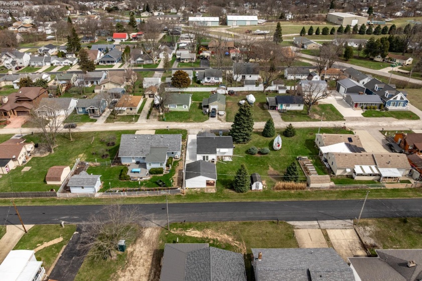 271 Willow Dale Road, Marblehead, 43440, 2 Bedrooms Bedrooms, ,1 BathroomBathrooms,Residential,For Sale,Willow Dale,20260999