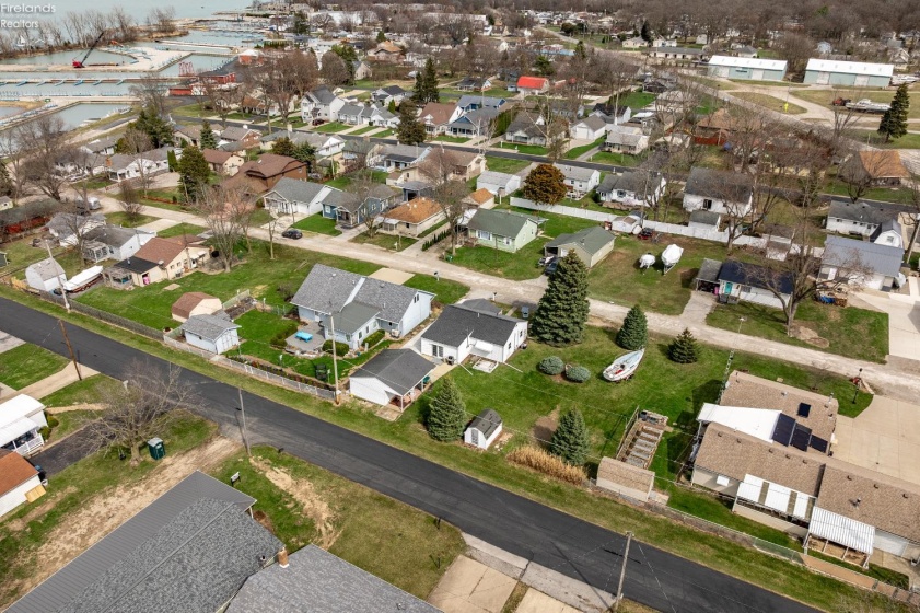 271 Willow Dale Road, Marblehead, 43440, 2 Bedrooms Bedrooms, ,1 BathroomBathrooms,Residential,For Sale,Willow Dale,20260999