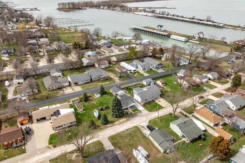 271 Willow Dale Road, Marblehead, 43440, 2 Bedrooms Bedrooms, ,1 BathroomBathrooms,Residential,For Sale,Willow Dale,20260999