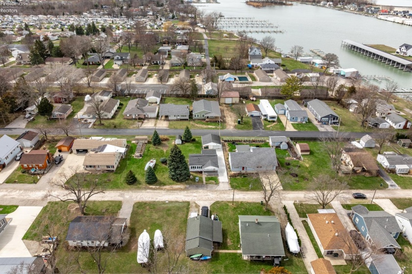 271 Willow Dale Road, Marblehead, 43440, 2 Bedrooms Bedrooms, ,1 BathroomBathrooms,Residential,For Sale,Willow Dale,20260999