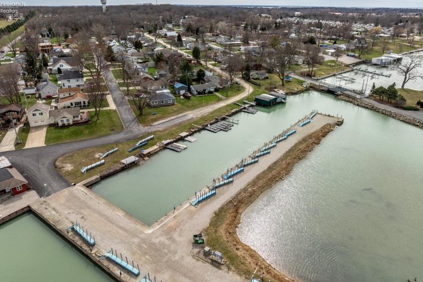 271 Willow Dale Road, Marblehead, 43440, 2 Bedrooms Bedrooms, ,1 BathroomBathrooms,Residential,For Sale,Willow Dale,20260999