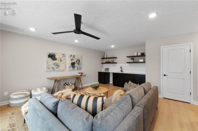 449 Harbor Lane, Lorain, 44052, 3 Bedrooms Bedrooms, ,4 BathroomsBathrooms,Residential,For Sale,Harbor,20261019