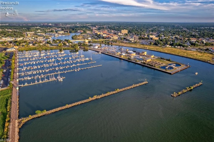 449 Harbor Lane, Lorain, 44052, 3 Bedrooms Bedrooms, ,4 BathroomsBathrooms,Residential,For Sale,Harbor,20261019