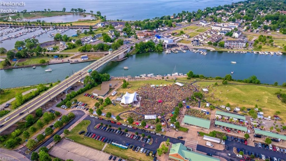 449 Harbor Lane, Lorain, 44052, 3 Bedrooms Bedrooms, ,4 BathroomsBathrooms,Residential,For Sale,Harbor,20261019