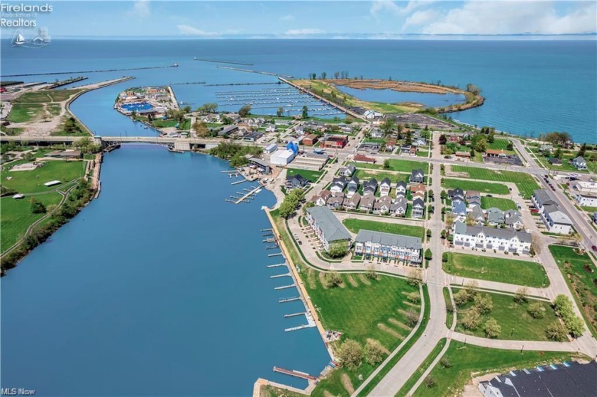 449 Harbor Lane, Lorain, 44052, 3 Bedrooms Bedrooms, ,4 BathroomsBathrooms,Residential,For Sale,Harbor,20261019