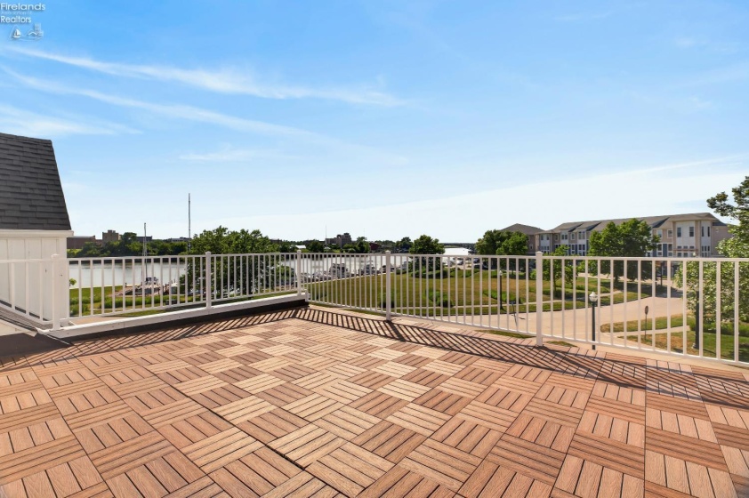449 Harbor Lane, Lorain, 44052, 3 Bedrooms Bedrooms, ,4 BathroomsBathrooms,Residential,For Sale,Harbor,20261019