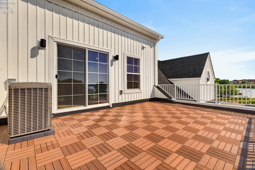 449 Harbor Lane, Lorain, 44052, 3 Bedrooms Bedrooms, ,4 BathroomsBathrooms,Residential,For Sale,Harbor,20261019