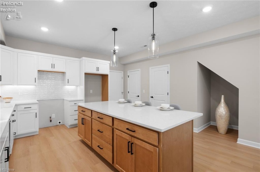 449 Harbor Lane, Lorain, 44052, 3 Bedrooms Bedrooms, ,4 BathroomsBathrooms,Residential,For Sale,Harbor,20261019