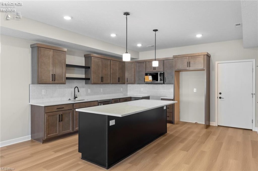 453 Harbor Lane, Lorain, 44052, 3 Bedrooms Bedrooms, ,4 BathroomsBathrooms,Residential,For Sale,Harbor,20261028