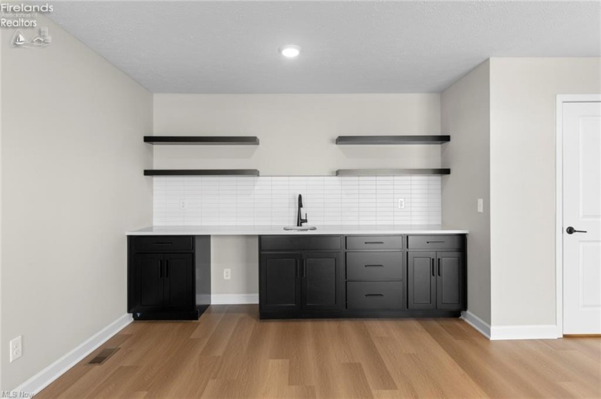 453 Harbor Lane, Lorain, 44052, 3 Bedrooms Bedrooms, ,4 BathroomsBathrooms,Residential,For Sale,Harbor,20261028