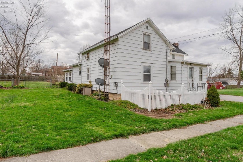 103 Catherine Street, Green Springs, 44836, 4 Bedrooms Bedrooms, ,2 BathroomsBathrooms,Residential,For Sale,Catherine,20261020