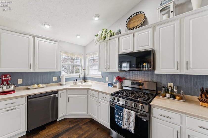 1235 Cherokee, Vermilion, 44089, 3 Bedrooms Bedrooms, ,3 BathroomsBathrooms,Residential,For Sale,Cherokee,20260846