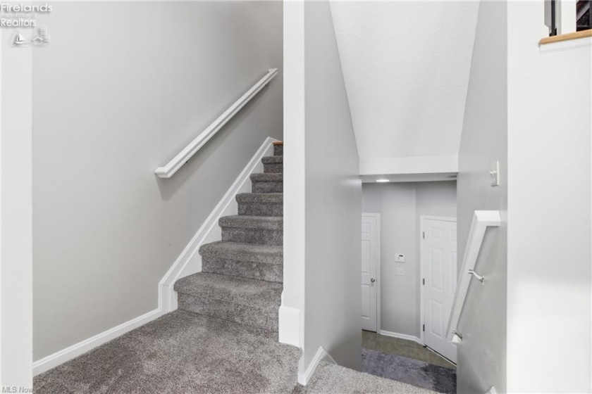 323 Arizona Avenue, Lorain, 44052, 2 Bedrooms Bedrooms, ,3 BathroomsBathrooms,Residential,For Sale,Arizona,20261030