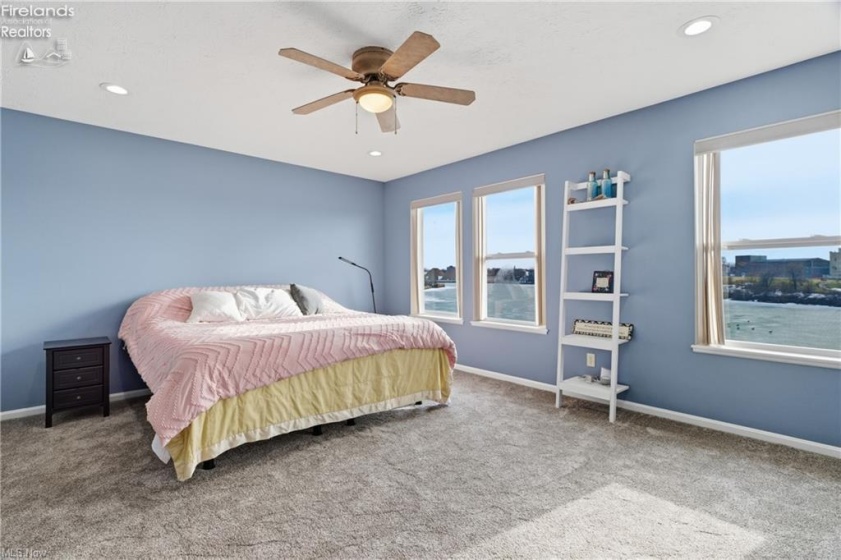 323 Arizona Avenue, Lorain, 44052, 2 Bedrooms Bedrooms, ,3 BathroomsBathrooms,Residential,For Sale,Arizona,20261030