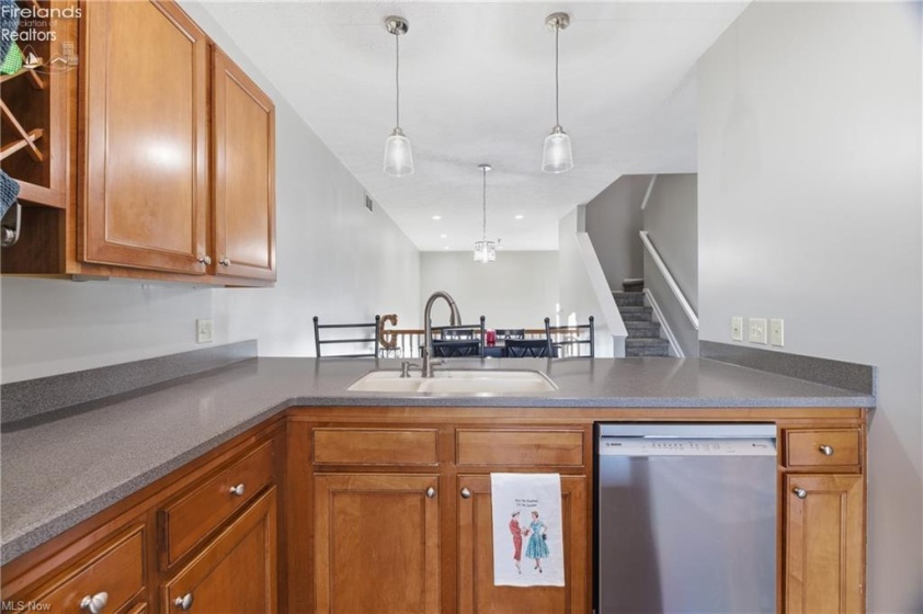 323 Arizona Avenue, Lorain, 44052, 2 Bedrooms Bedrooms, ,3 BathroomsBathrooms,Residential,For Sale,Arizona,20261030