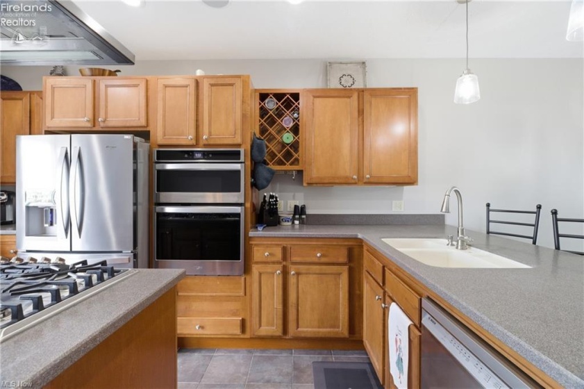 323 Arizona Avenue, Lorain, 44052, 2 Bedrooms Bedrooms, ,3 BathroomsBathrooms,Residential,For Sale,Arizona,20261030