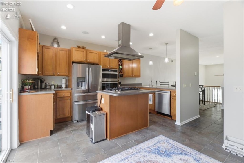 323 Arizona Avenue, Lorain, 44052, 2 Bedrooms Bedrooms, ,3 BathroomsBathrooms,Residential,For Sale,Arizona,20261030