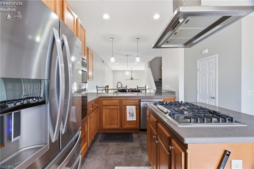 323 Arizona Avenue, Lorain, 44052, 2 Bedrooms Bedrooms, ,3 BathroomsBathrooms,Residential,For Sale,Arizona,20261030