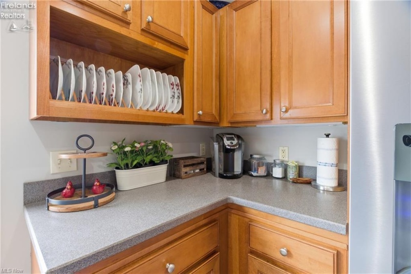 323 Arizona Avenue, Lorain, 44052, 2 Bedrooms Bedrooms, ,3 BathroomsBathrooms,Residential,For Sale,Arizona,20261030