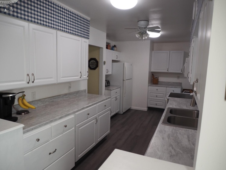 541 Oak Avenue, Lakeside, 43440, 3 Bedrooms Bedrooms, ,3 BathroomsBathrooms,Residential,For Sale,Oak,20261039