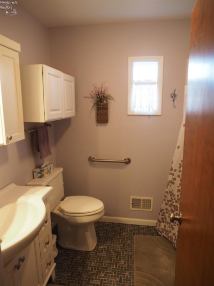 541 Oak Avenue, Lakeside, 43440, 3 Bedrooms Bedrooms, ,3 BathroomsBathrooms,Residential,For Sale,Oak,20261039