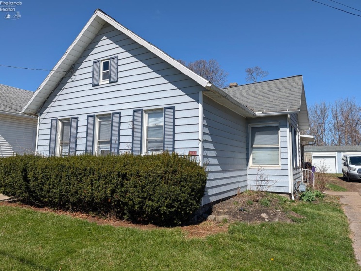 519 NEIL Street, Sandusky, 44870, 3 Bedrooms Bedrooms, ,2 BathroomsBathrooms,Residential,For Sale,NEIL,20260992