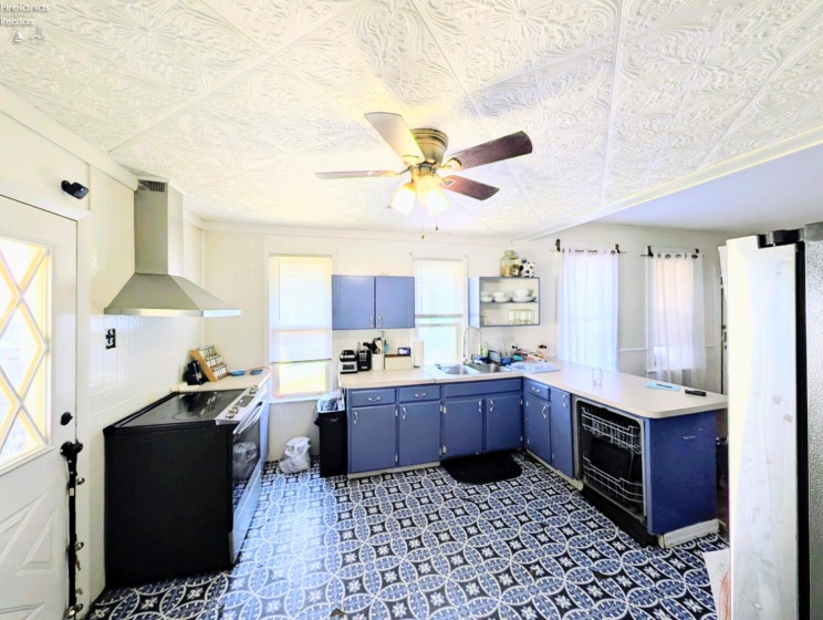 519 NEIL Street, Sandusky, 44870, 3 Bedrooms Bedrooms, ,2 BathroomsBathrooms,Residential,For Sale,NEIL,20260992