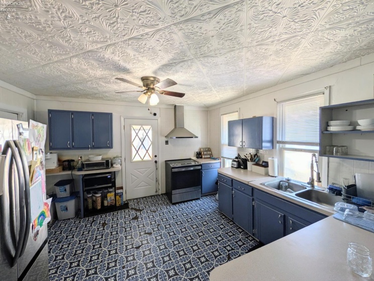 519 NEIL Street, Sandusky, 44870, 3 Bedrooms Bedrooms, ,2 BathroomsBathrooms,Residential,For Sale,NEIL,20260992