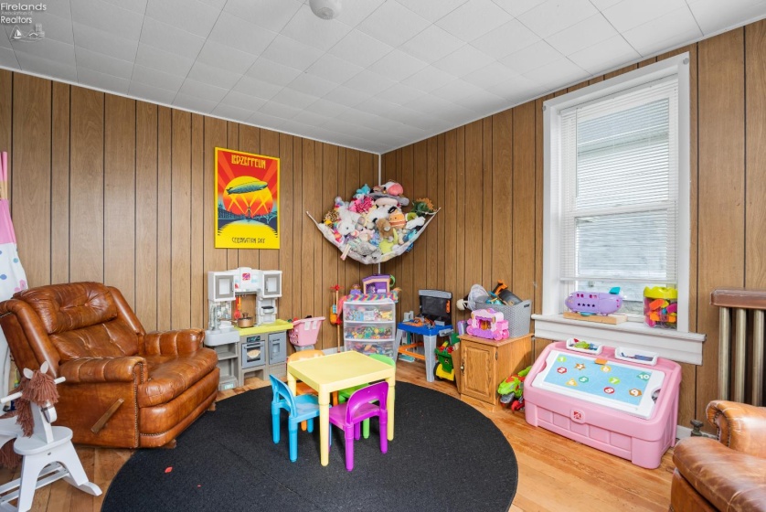 266 Southwest Street, Bellevue, 44811, 4 Bedrooms Bedrooms, ,2 BathroomsBathrooms,Residential,For Sale,Southwest,20261012