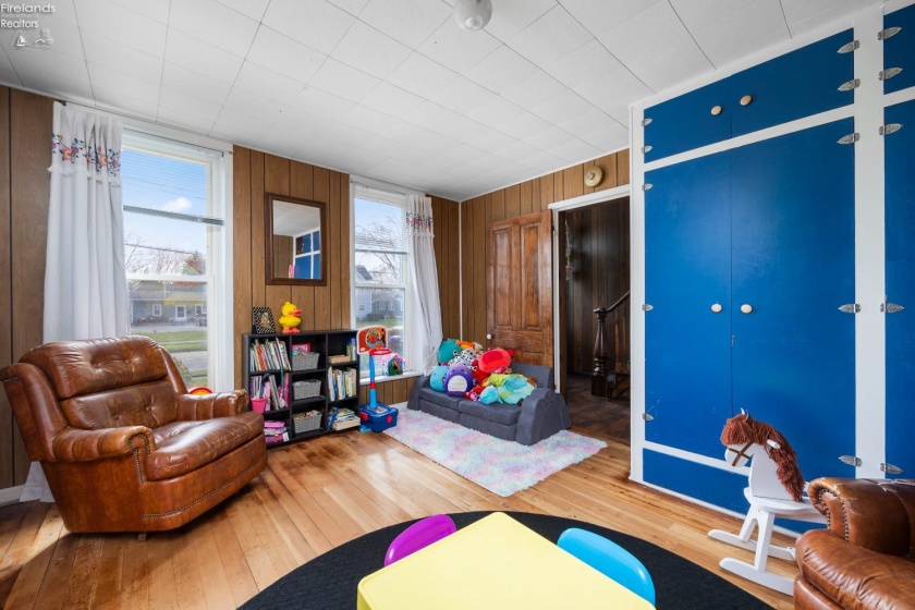 266 Southwest Street, Bellevue, 44811, 4 Bedrooms Bedrooms, ,2 BathroomsBathrooms,Residential,For Sale,Southwest,20261012