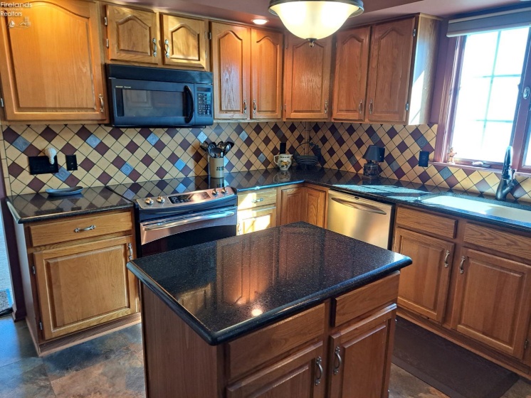 102 Cottage Grove Drive, Fremont, 43420, 3 Bedrooms Bedrooms, ,2 BathroomsBathrooms,Residential,For Sale,Cottage Grove,20260807