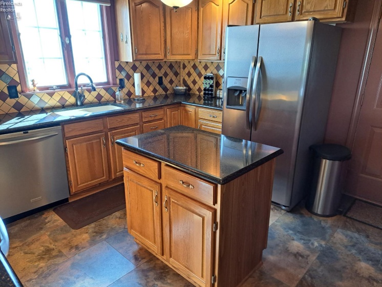 102 Cottage Grove Drive, Fremont, 43420, 3 Bedrooms Bedrooms, ,2 BathroomsBathrooms,Residential,For Sale,Cottage Grove,20260807