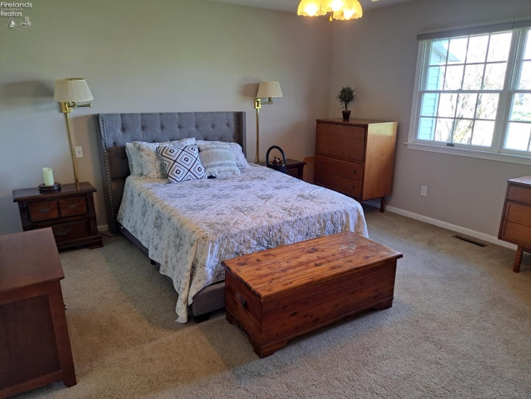 102 Cottage Grove Drive, Fremont, 43420, 3 Bedrooms Bedrooms, ,2 BathroomsBathrooms,Residential,For Sale,Cottage Grove,20260807