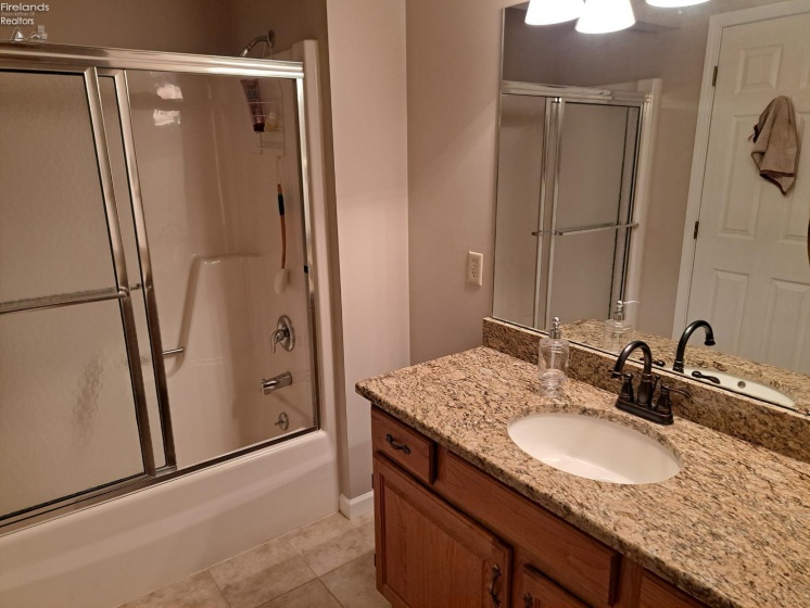 102 Cottage Grove Drive, Fremont, 43420, 3 Bedrooms Bedrooms, ,2 BathroomsBathrooms,Residential,For Sale,Cottage Grove,20260807