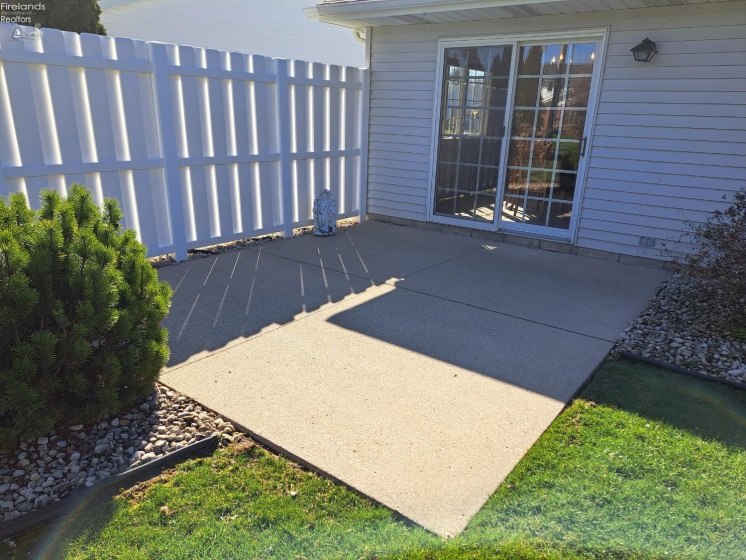 102 Cottage Grove Drive, Fremont, 43420, 3 Bedrooms Bedrooms, ,2 BathroomsBathrooms,Residential,For Sale,Cottage Grove,20260807