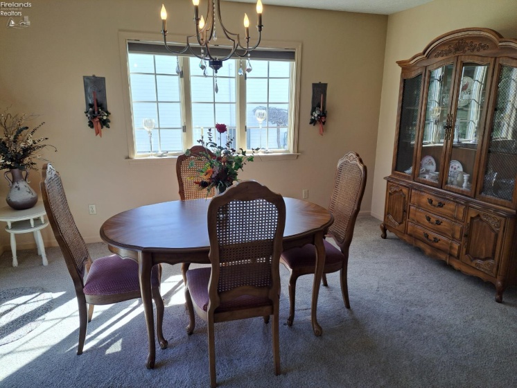 102 Cottage Grove Drive, Fremont, 43420, 3 Bedrooms Bedrooms, ,2 BathroomsBathrooms,Residential,For Sale,Cottage Grove,20260807