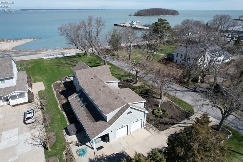 5078 Water Street, Port Clinton, 43452, 5 Bedrooms Bedrooms, ,3 BathroomsBathrooms,Residential,For Sale,Water,20260688