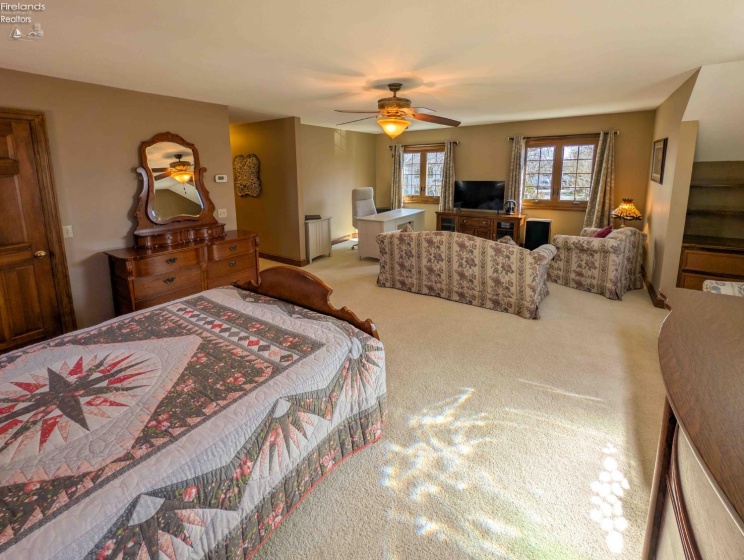 5078 Water Street, Port Clinton, 43452, 5 Bedrooms Bedrooms, ,3 BathroomsBathrooms,Residential,For Sale,Water,20260688