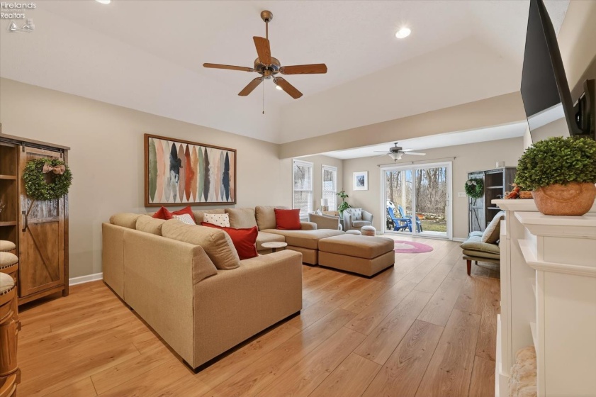 340 Lighthouse Oval, Marblehead, 43440, 2 Bedrooms Bedrooms, ,2 BathroomsBathrooms,Residential,For Sale,Lighthouse Oval,20261037