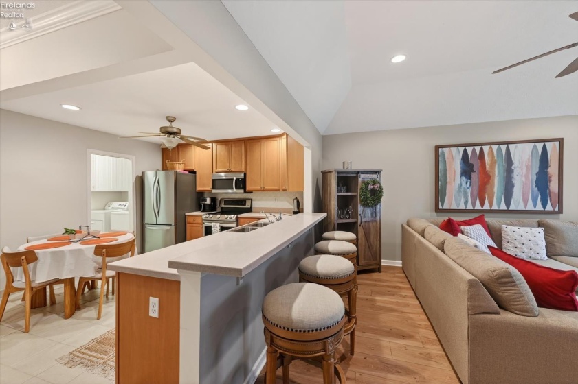 340 Lighthouse Oval, Marblehead, 43440, 2 Bedrooms Bedrooms, ,2 BathroomsBathrooms,Residential,For Sale,Lighthouse Oval,20261037