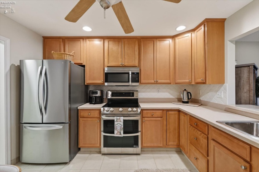 340 Lighthouse Oval, Marblehead, 43440, 2 Bedrooms Bedrooms, ,2 BathroomsBathrooms,Residential,For Sale,Lighthouse Oval,20261037