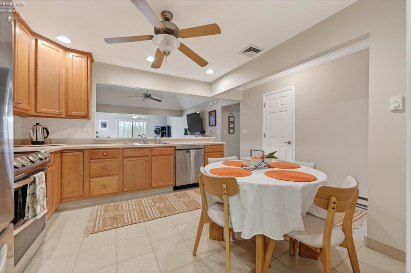 340 Lighthouse Oval, Marblehead, 43440, 2 Bedrooms Bedrooms, ,2 BathroomsBathrooms,Residential,For Sale,Lighthouse Oval,20261037