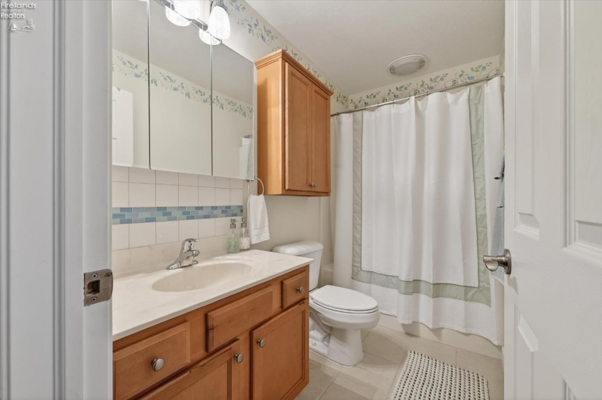 340 Lighthouse Oval, Marblehead, 43440, 2 Bedrooms Bedrooms, ,2 BathroomsBathrooms,Residential,For Sale,Lighthouse Oval,20261037