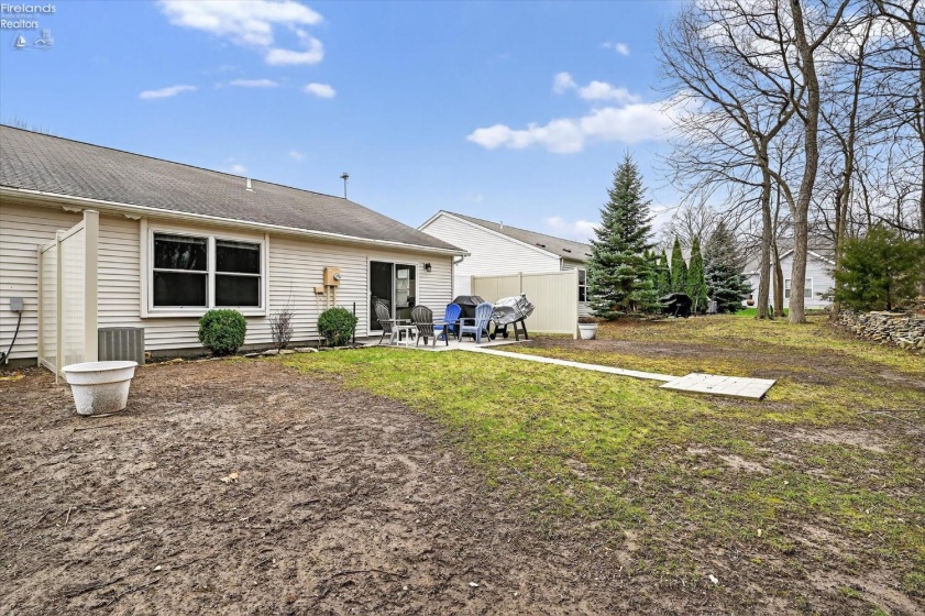 340 Lighthouse Oval, Marblehead, 43440, 2 Bedrooms Bedrooms, ,2 BathroomsBathrooms,Residential,For Sale,Lighthouse Oval,20261037