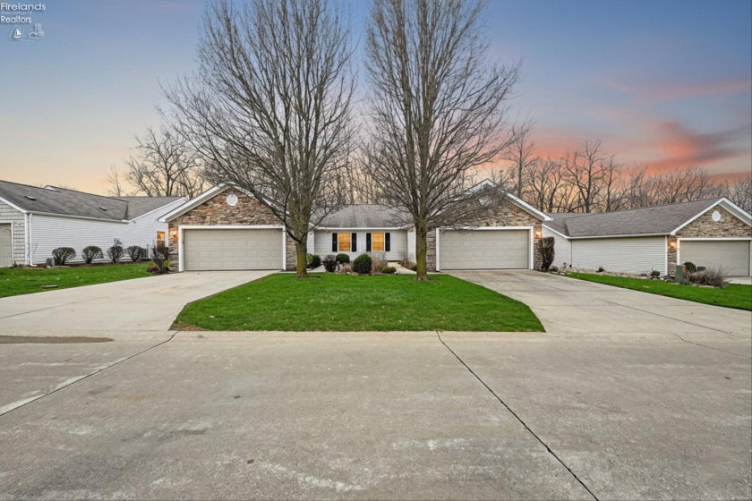 340 Lighthouse Oval, Marblehead, 43440, 2 Bedrooms Bedrooms, ,2 BathroomsBathrooms,Residential,For Sale,Lighthouse Oval,20261037